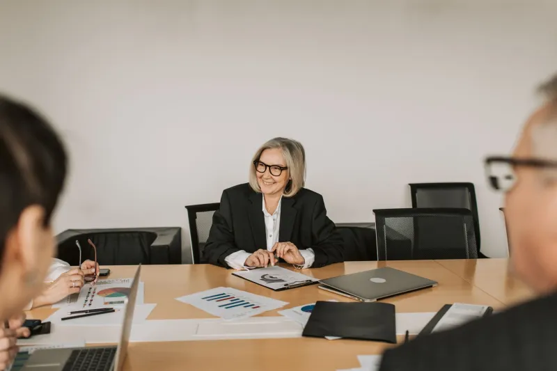 Empresas brasileiras sob pressão: estratégias concretas para atravessar a turbulência econômica